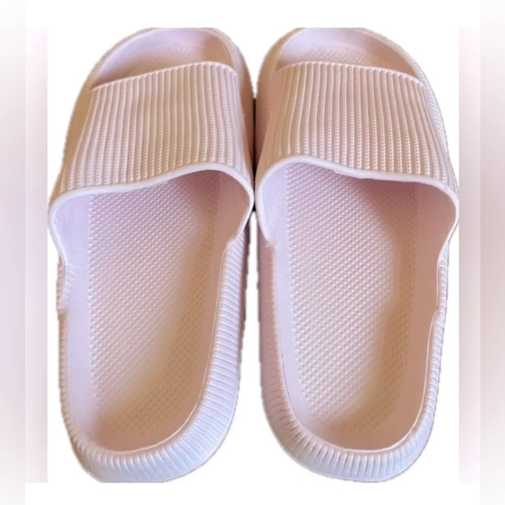 Pink Textured Slide Sandals. Comfortable and cute. Women’s size 8.5